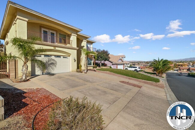Foto del edificio - Gorgeous 4 Bedroom | 3.5 Bath