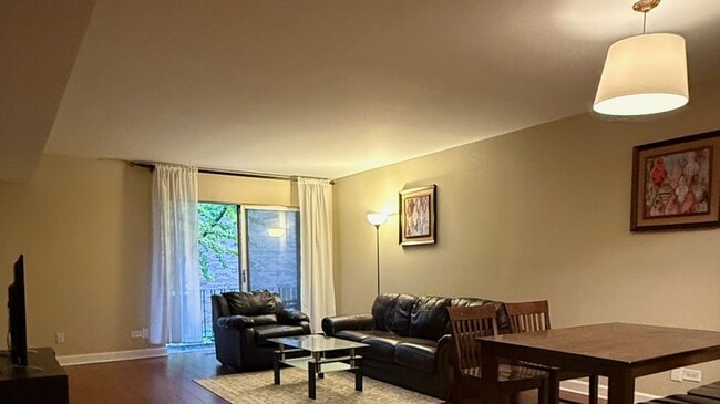 Foto del edificio - 6961 N Oakley Ave