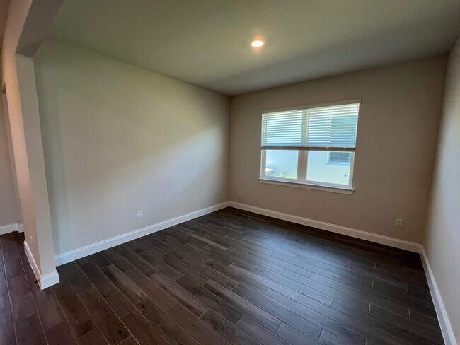 Foto del edificio - 6305 Cloverdale Ave