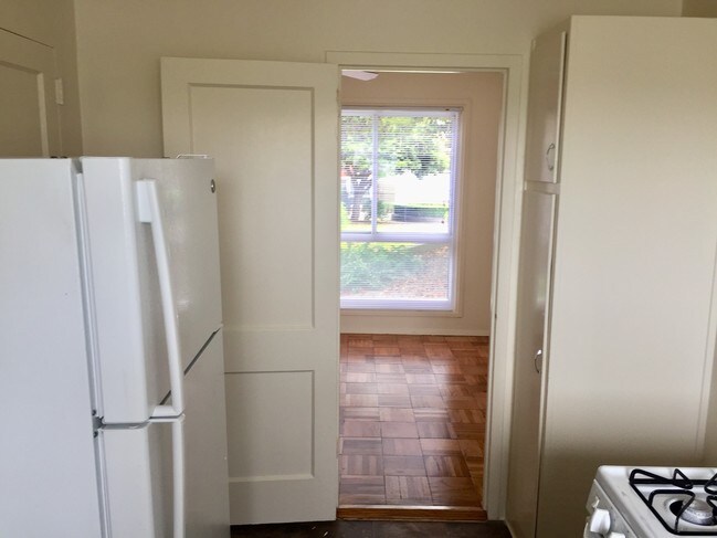 Building Photo - 438 Serrano Dr