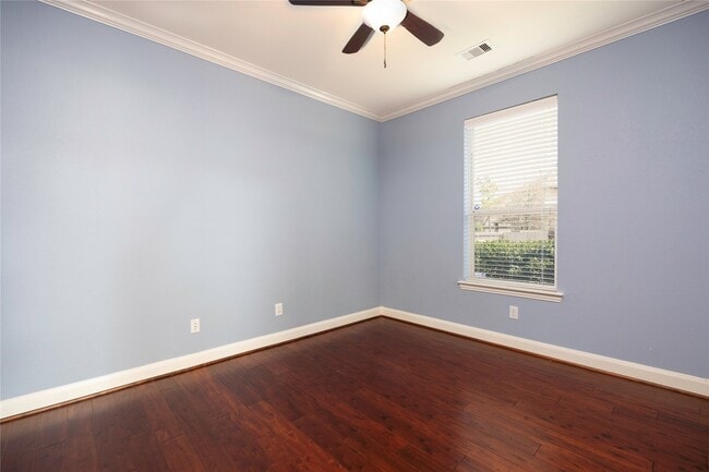 Foto del edificio - 6743 Honeycrest Lane