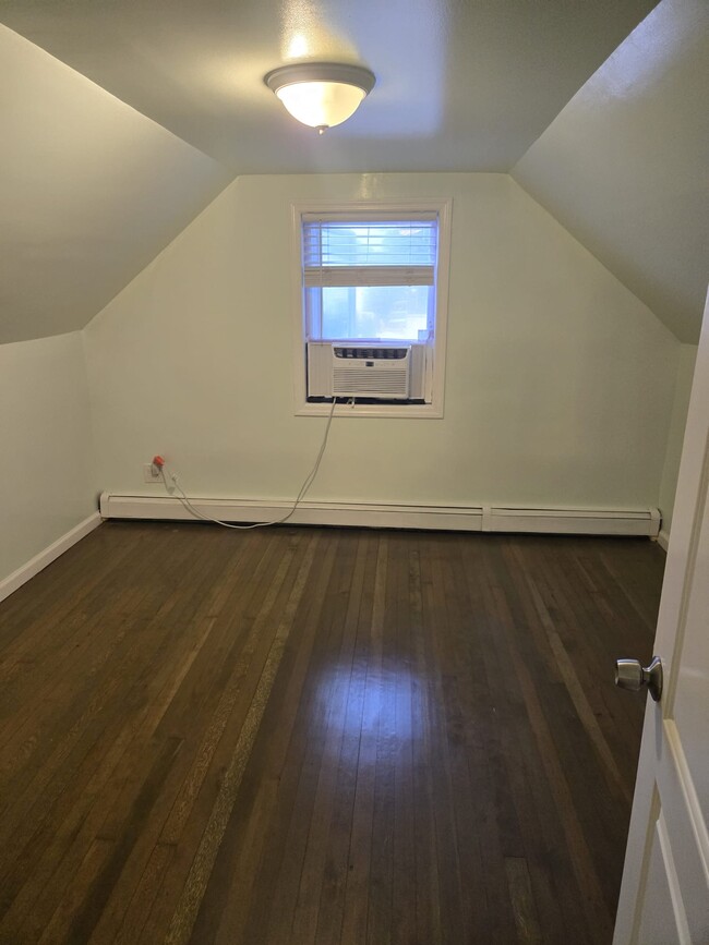Building Photo - 14 3rd Pl