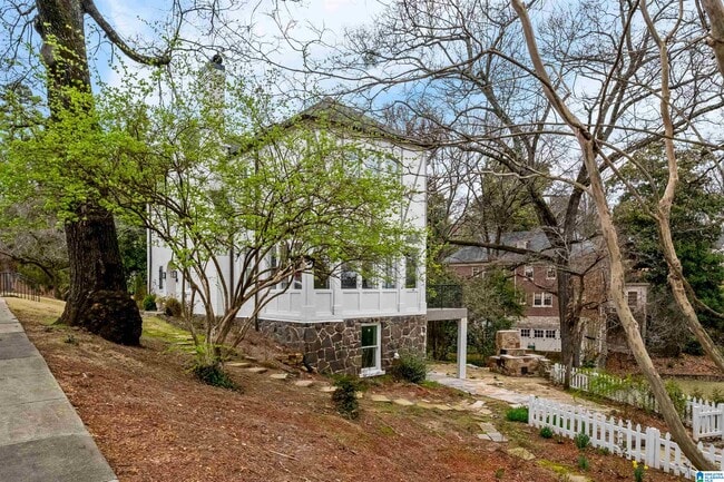 Building Photo - 3515 Redmont Rd