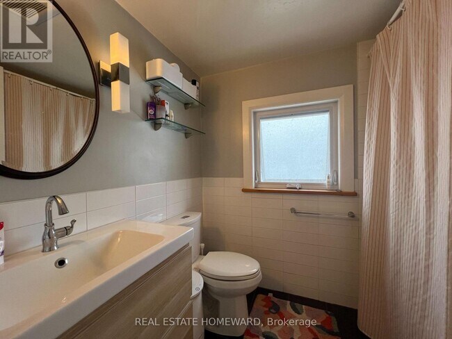 Photo du bâtiment - 110 Caroline Ave