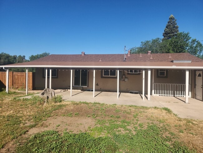 Building Photo - Large Security rancher on over a half acre...
