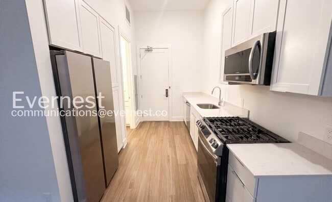 Building Photo - 1329 4th Ave S