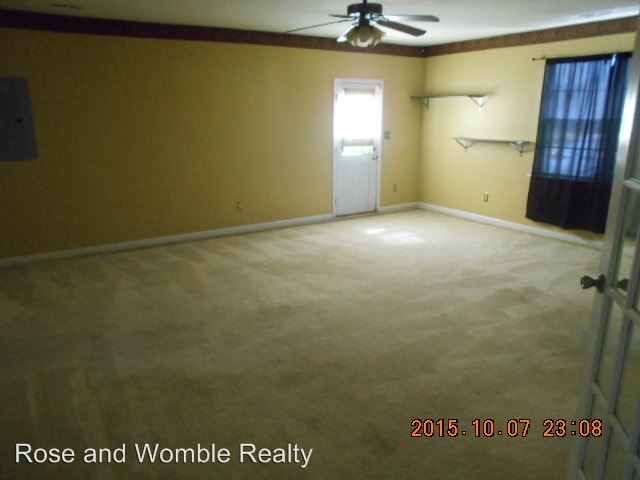 Foto del edificio - 3 br, 2 bath House - 110 Brockwell Ave.