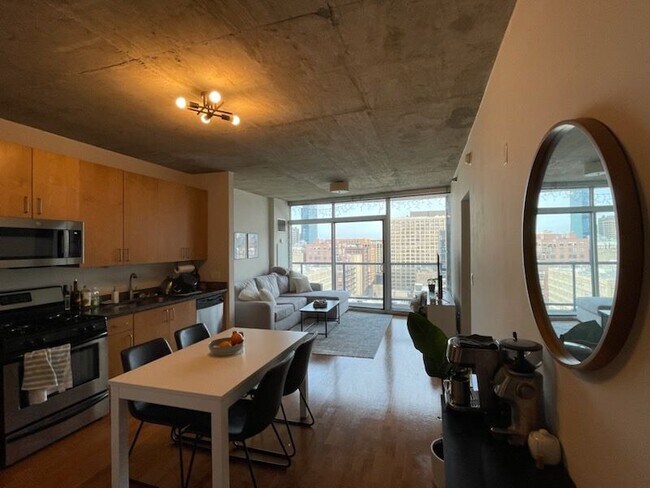 Foto del edificio - 611 S Wells St
