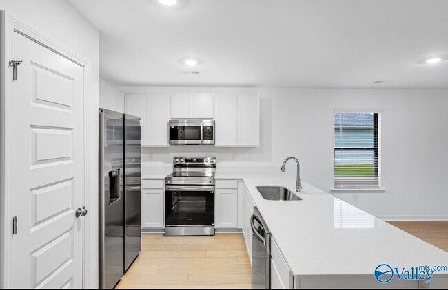 Foto del edificio - 182 Labrador Ln