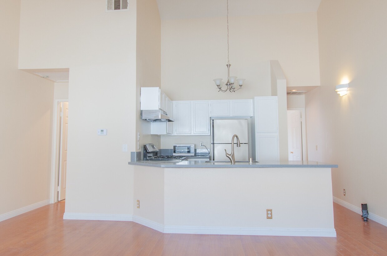 Foto principal - 320 E Plymouth St