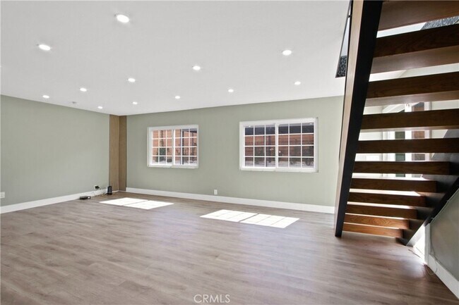 Building Photo - 2254 N Derek Dr