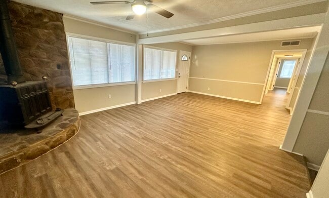 Photo - 503 16th Ave N House