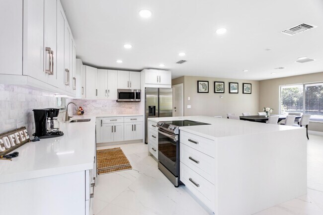 Foto del edificio - 5200 Club Rd