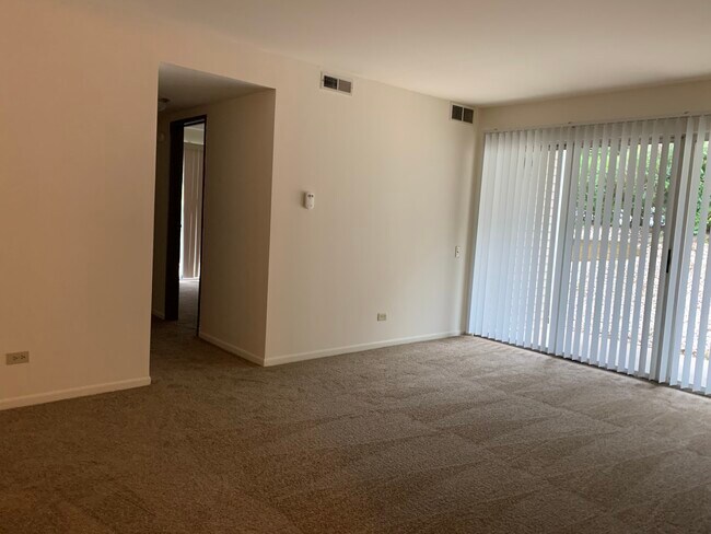 Building Photo - 705 Waters Edge Dr