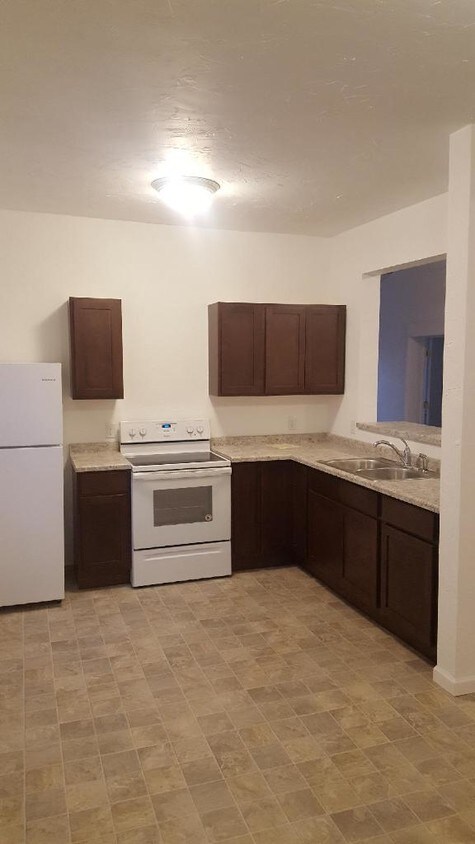 Kitchen - 470 W Whitewater St