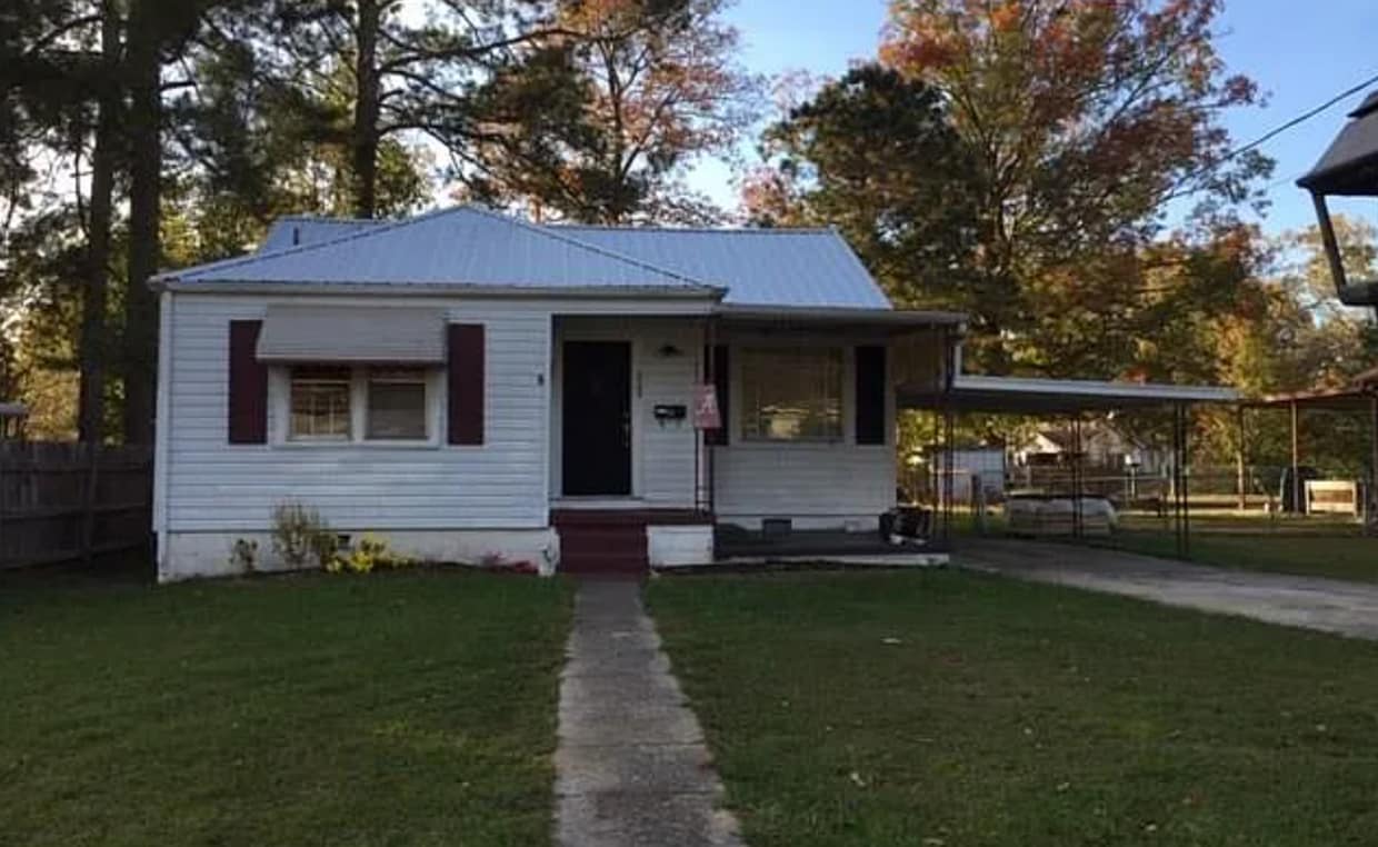 Primary Photo - 2 Bed, 1 Bath Home in Gadsden Neighborhood!