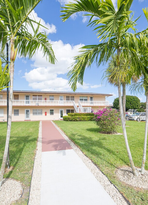 Foto del edificio - 190 SALISBURY H | HABITAT 65C LLC | MLS: R...