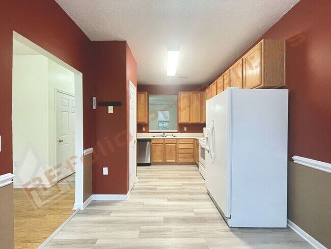Building Photo - Cozy Downtown Cary Townhome with 3 Bedroom...