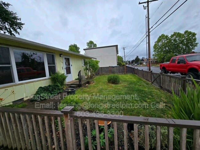 Foto del edificio - 968 NW Cleveland Ave
