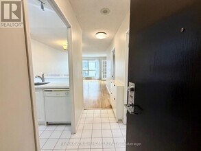 Building Photo - 7 Carlton St.