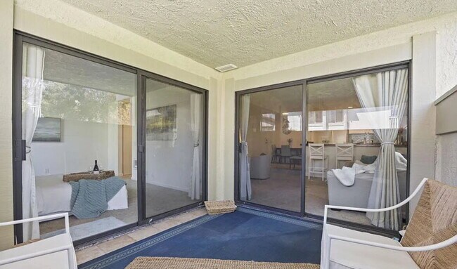 Foto del edificio - charming one-bedroom, one-bath retreat nestled in a serene beachside community