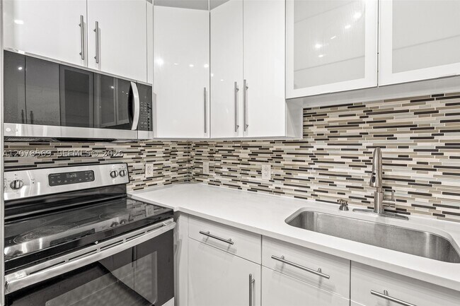 Foto del edificio - 7441 Wayne Ave