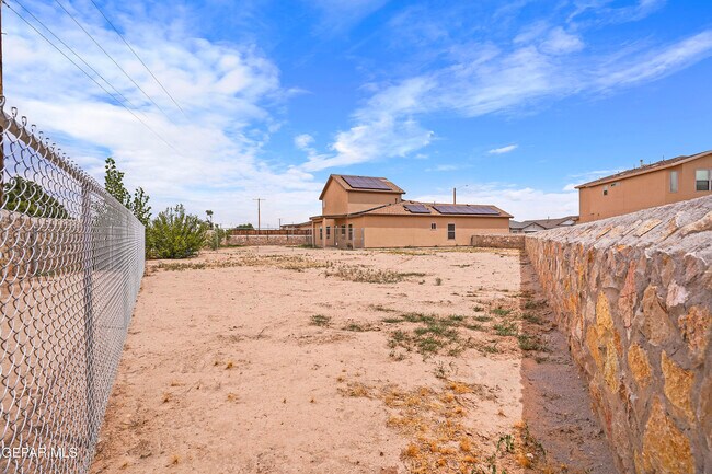 Building Photo - 618 Rafael Marmolejo St