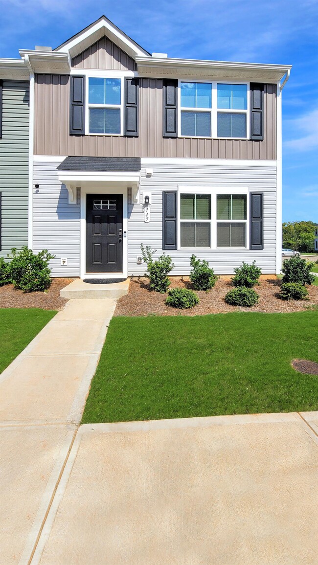 Building Photo - 145 Fernside Ct