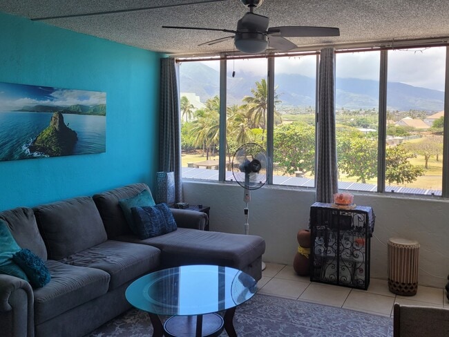 Sala de estar con vista al valle de Iao - 111 Kahului Beach Rd