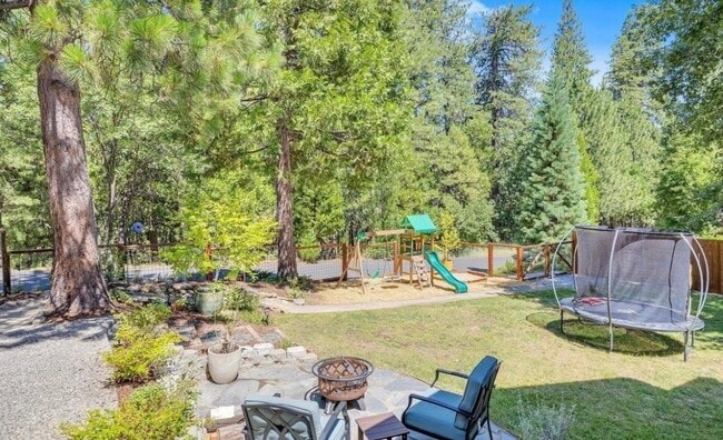 Building Photo - 22689 Cedar Pines Ave