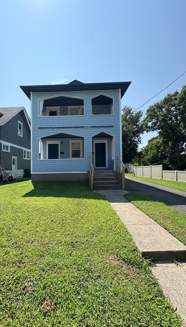 Building Photo - 619 Orient Ave