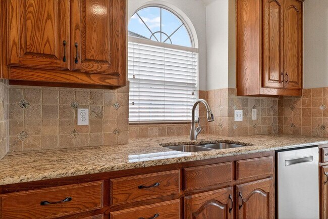 Foto del edificio - 3004 Teal Ln