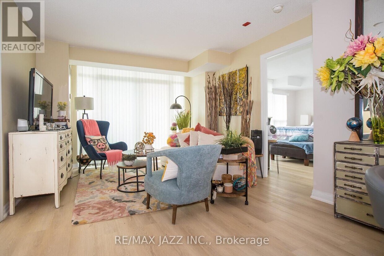 Photo principale - 1600 Charles St