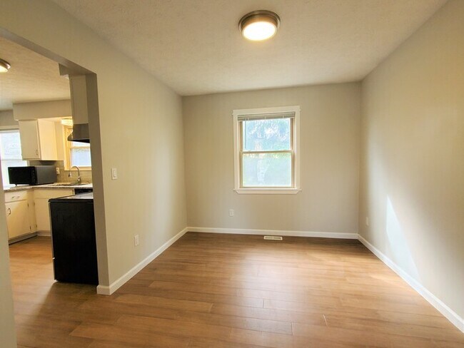 Foto del edificio - Renovated 4 bed in Westerville!