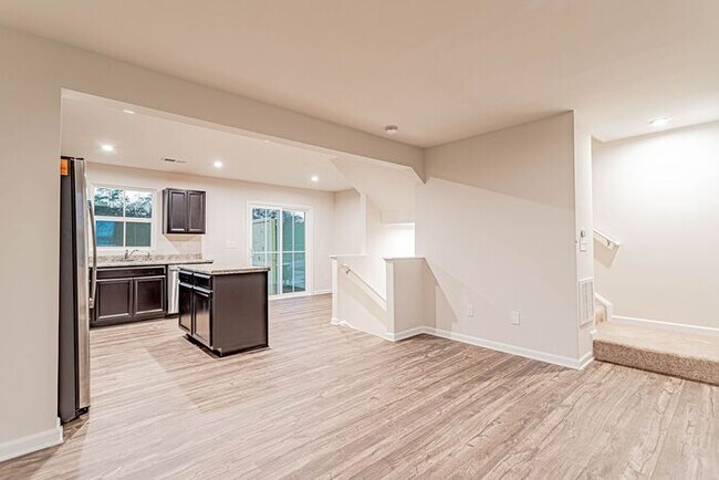 Building Photo - 301 Parkridge Way