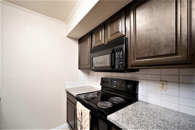 Building Photo - 11470 Audelia Rd