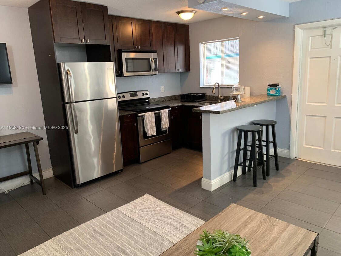 Foto principal - 37 SW 14th St
