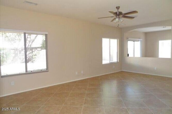 Foto del edificio - 1122 W Wildhorse Dr