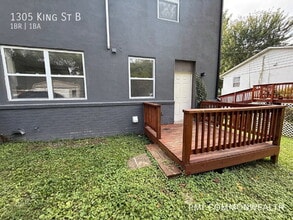 Building Photo - 1305 King St