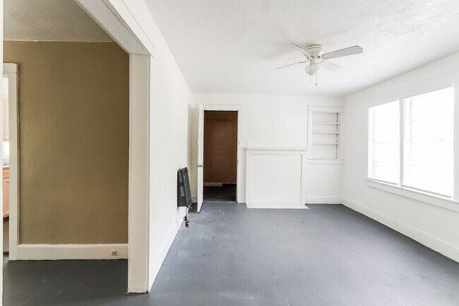 Building Photo - 8032 5th Ave N