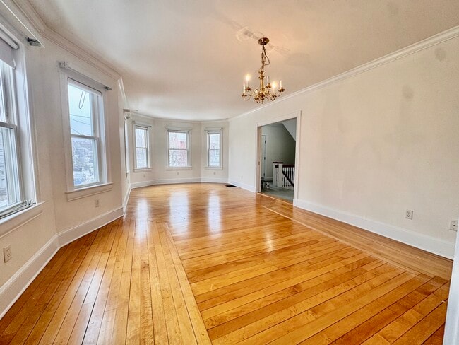 Building Photo - 41 Rich St