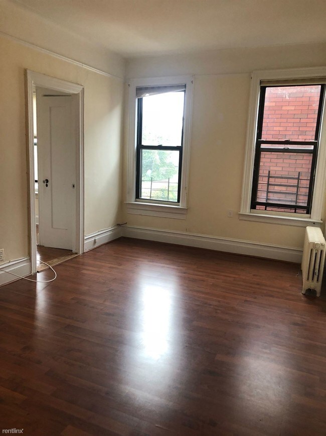 Building Photo - 2 br, 1 bath Apartment - 2152 41st St