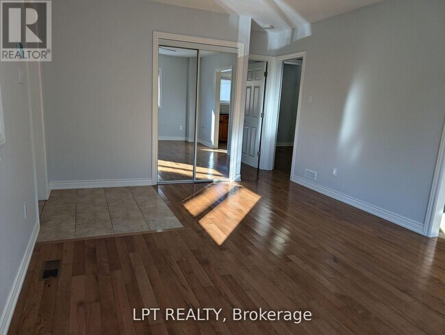 Photo du bâtiment - 9 Atkinson Ave