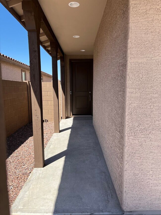 Foto del edificio - Brand New Smart Home in Gated Community! W...