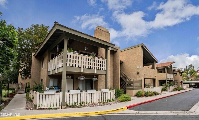 Foto del edificio - 460 Arbor Ln Ct