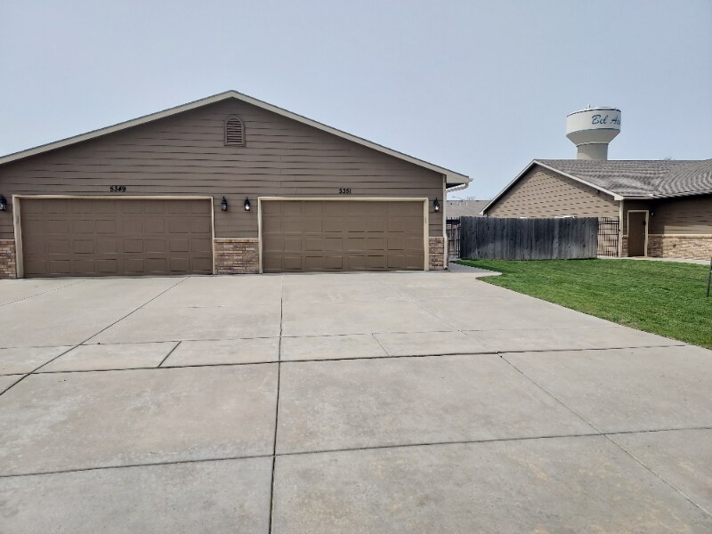 Primary Photo - 5351 N Cypress St