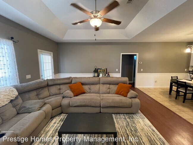 Foto del edificio - 3 br, 2 bath House - 136 Concord Ave.