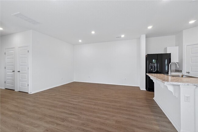 Foto del edificio - 6800 SW Dignity Ave