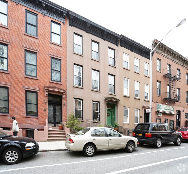 Building Photo - 320 Sackett St