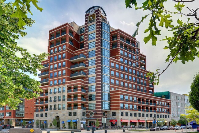 Building Photo - 1590 Little Raven St